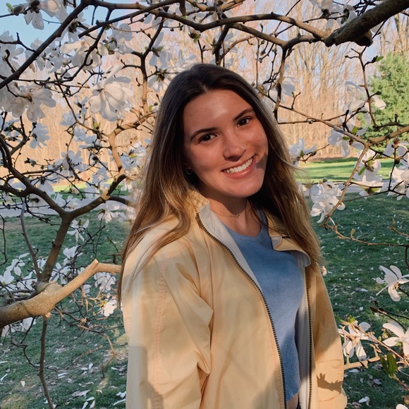 Meet your Posher, Taylor - Picture 1 of 2